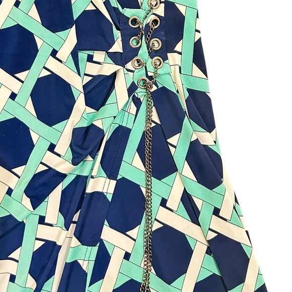 Yetts los Angeles Geometric Print Jersey Wrap Dress gunmetal chain detail 10 - Picture 4 of 9